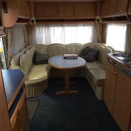 キャンプ場 Caravan 2 Persoons 1,5 Km Van Strand *